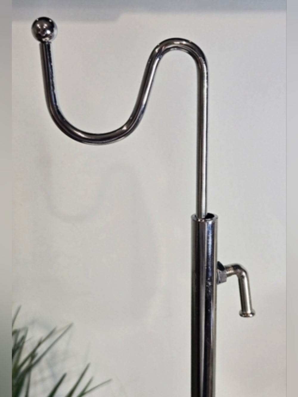 Chrome Bag Stand for Women Bags - Polished Silver Finish - Picture 5 of 5